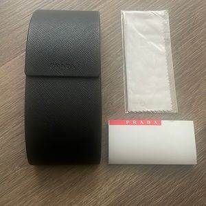 Prada Hardshell Sunglass Case 💯Authentic W/ Dust Cloth Brand New .